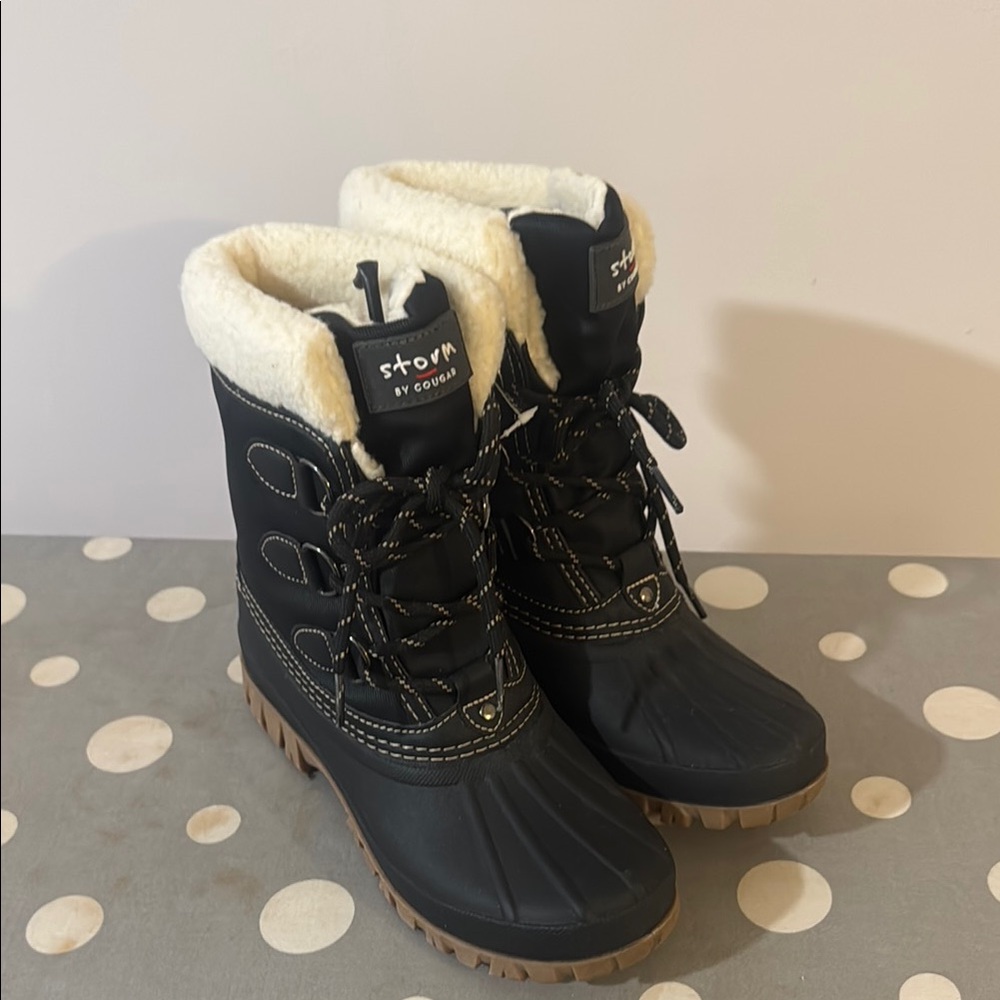Cougar Black Winter Boots with Cream Lining - Picture 3 of 4